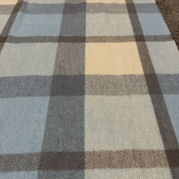 EUC Pretty Persuasions Scarf-Large 27x70-Blue/Beige/Brown Plaid-Soft Poly Blend - Picture 10 of 15